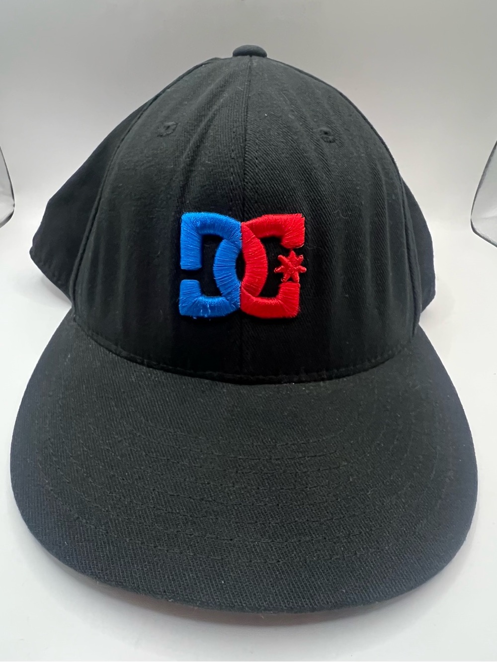 Vintage DC Flexfit SnapBack Hat Mens Size 7 1/4- 7 5/8- Red/Blue DC Logo